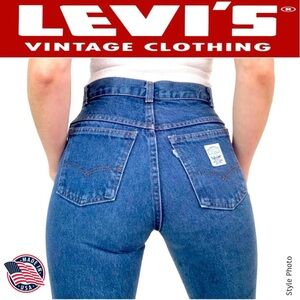 *RARE* 80s LEVI’S Vintage White Tab Two-Horse High-Rise Tapered-Leg (~ W26 L31)